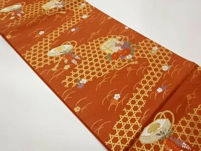 貝桶に藤・牡丹模様織出し開き名古屋帯(額縁仕立て)【中古】【着】【名古屋帯】