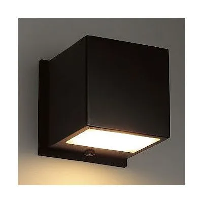 LED一体型ブラケットライト ブラック 白熱灯30W相当 電球色