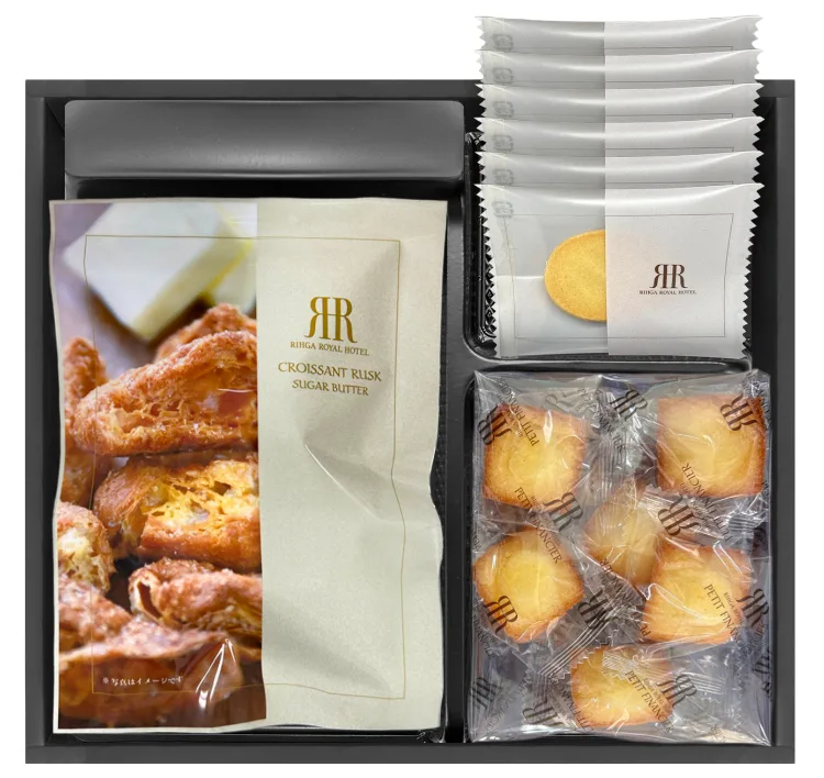 ชุดเค้ก Royal Gateau ควบคุมสูตรโดยโรงแรม Rihga Royal