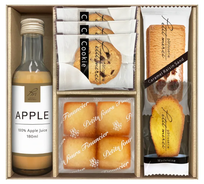 ชุดน้ำผลไม้และเค้กคัดสรร Patisserie Petit Merci