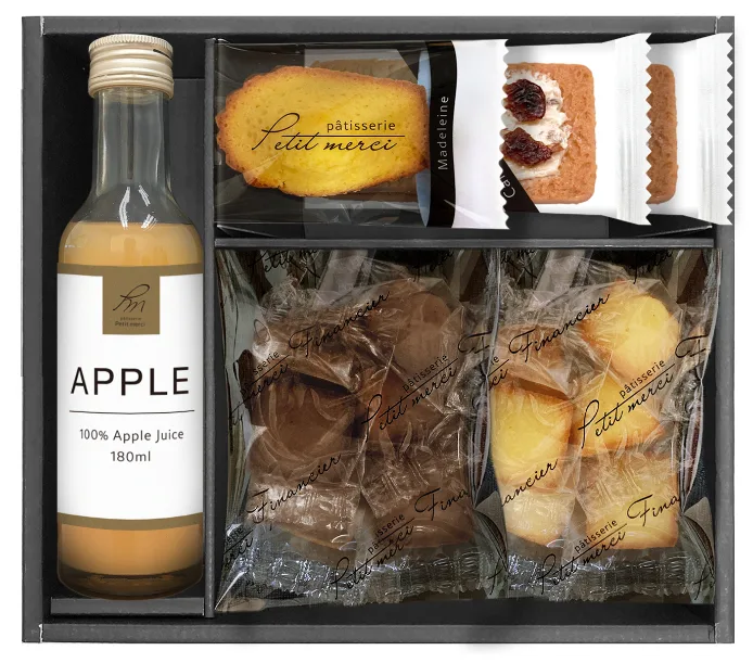 ชุดน้ำผลไม้และเค้กคัดสรร Patisserie Petit Merci