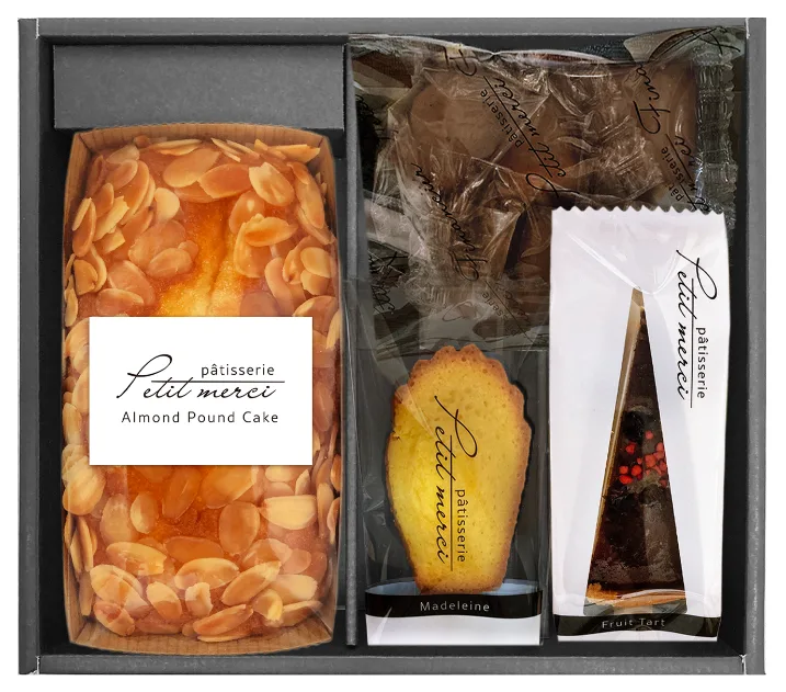 ชุดเค้กคัดสรร Patisserie Petit Merci