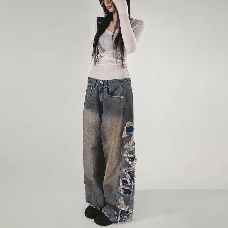 デニムパンツ 女性用 韓国風 潮流 破れ加工 フリンジ ストレート ワイドレッグ 中腰 長丈 垂れ感 ウォッシュ加工 ライトブルー ポリエステル混 ミッドウェイト ストリートスタイル 気質 秋冬 普段使い カジュアル