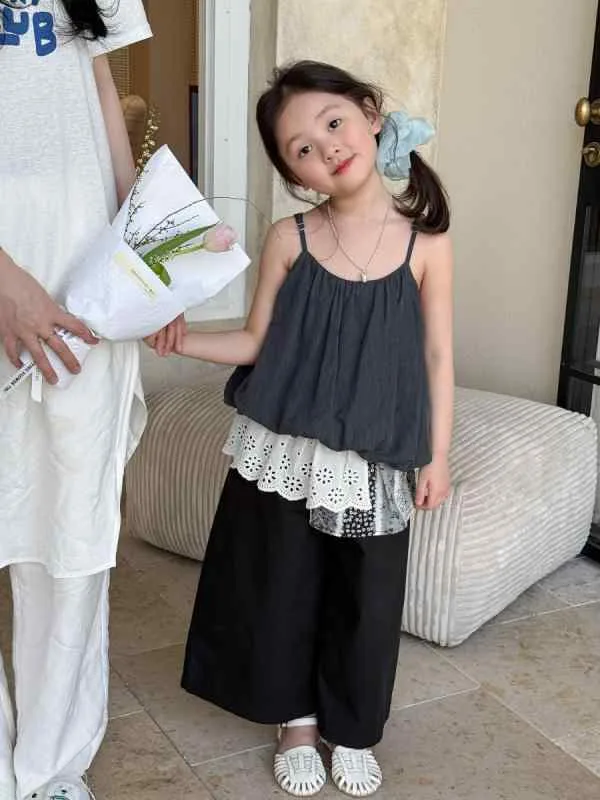 女の子 セットアップ 夏服 吊り帯トップス 長ズボン 綿素材 薄手 無袖 純色 柔軟加工 3-8歳 かわいい 蕾絲 花苞 碎花 80-150cm