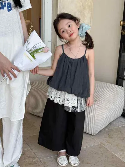 女の子 セットアップ 夏服 吊り帯トップス 長ズボン 綿素材 薄手 無袖 純色 柔軟加工 3-8歳 かわいい 蕾絲 花苞 碎花 80-150cm