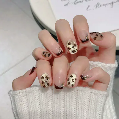ネイルチップ レディース 秋冬 ハンドメイド つけ爪 ネイルアート ヒョウ柄 レオパード ブラウン フレンチ ネイル ショート丈 スクエア キャッツアイ マグネット 星空 高級感 取り外し可能 着脱簡単 普段使い かわいい おしゃれ デート オフィス パ