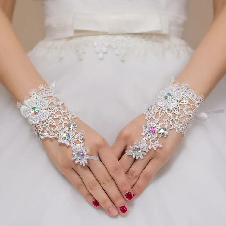ウェディンググローブ レディース ショート丈 指なし フィンガーレス ラインストーン フラワー レース ホワイト 結婚式 ブライダル 新婦 披露宴 二次会 挙式 ドレス アクセサリー 小物