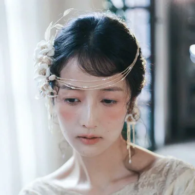 ヘアアクセサリー 花嫁 ウェディング ブライダル 髪飾り レトロ フレンチ フラワー ビーズ パール ヘアクリップ ヘアバンド カチューシャ アップスタイル まとめ髪 ヘアアレンジ パーティー 二次会 上品 エレガント