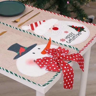 テーブルクロス クリスマス テーブルランナー デコレーション 食卓飾り サンタクロース 雪だるま キャラクター 布製 ファブリック 麻風 リネン風 かわいい おしゃれ 冬 季節行事 パーティー