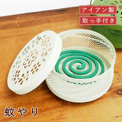 【あす楽】 【 蚊遣り ドゥームー フラワー レギュラー アイボリー 】 蚊取り線香入れ 蚊取り線香ホルダー 4007241-01 丸和貿易 蚊やり 蚊取り器 蚊取り線香 ケース 虫除け 蓋付き ふた おしゃれ ハンドル 庭 アイアン 北欧 キャンプ 花 シンプル【送料無料】