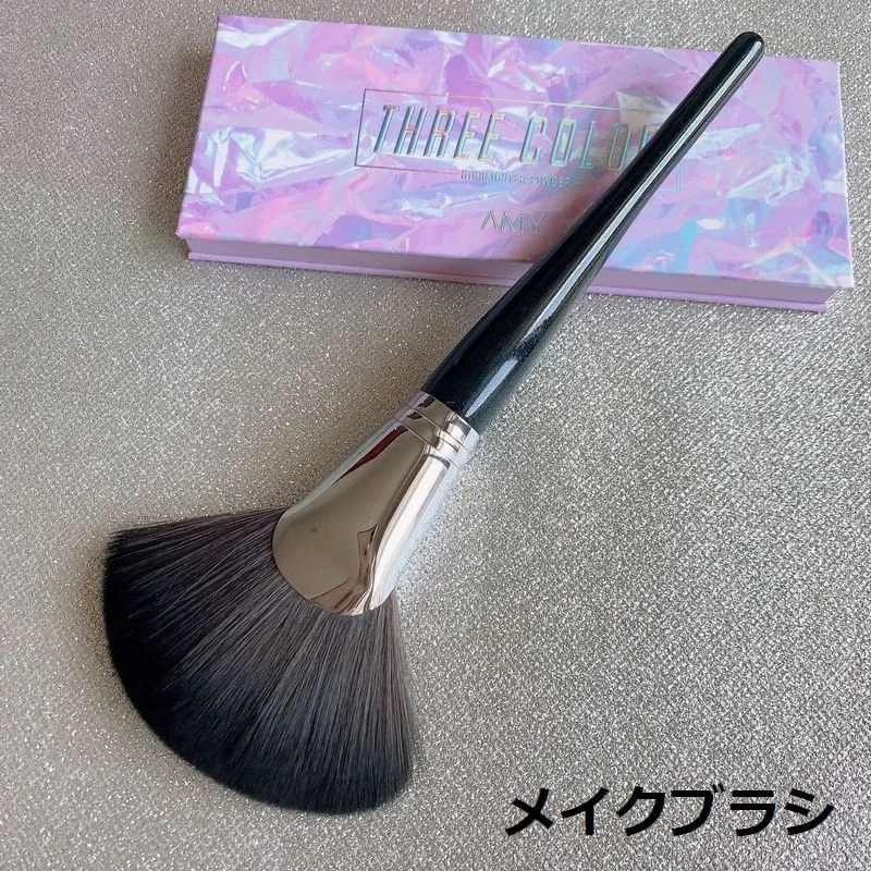 送料無料 メイクブラシ チークブラシ 化粧道具 メイク道具 ブラシ パウダーブラシ 化粧筆 ファンデーションブラシ フェイスブラシ シンプル