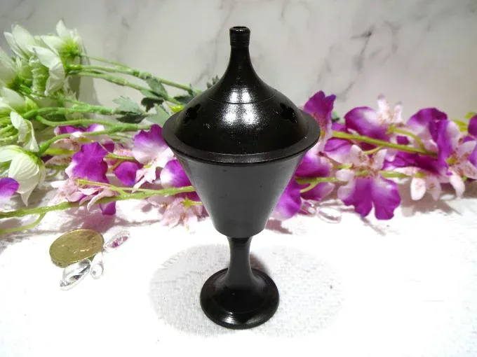 インド原産真鍮製 香炉・香立 コーン専用【No,002】Made in IndiaBrass IncenseBurner・IncenseHolder場所を取らないコンパクトタイプ!【香炉】【お香たて】【お香立て】【お香台】