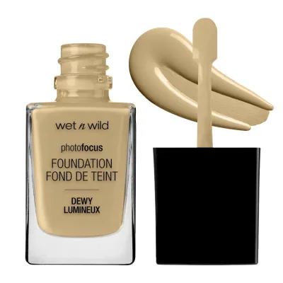 ウェットアンドワイルド フォトフォーカス デューイ リキッドファンデーション クリームベージュ 30ml Wet n Wild Photo Focus Dewy Liquid Foundation Makeup, Cream Beige, 1.0 fl oz 【お取り寄せ商品】