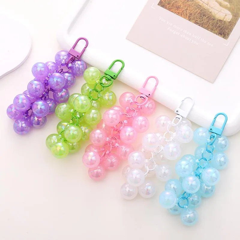 キーホルダー レディース アクリル ビーズ チャーム グラデーション かわいい フルーツ 葡萄 モチーフ パステルカラー イヤホンケース アクセサリー バッグチャーム 鍵 プレゼント 小物 飾り