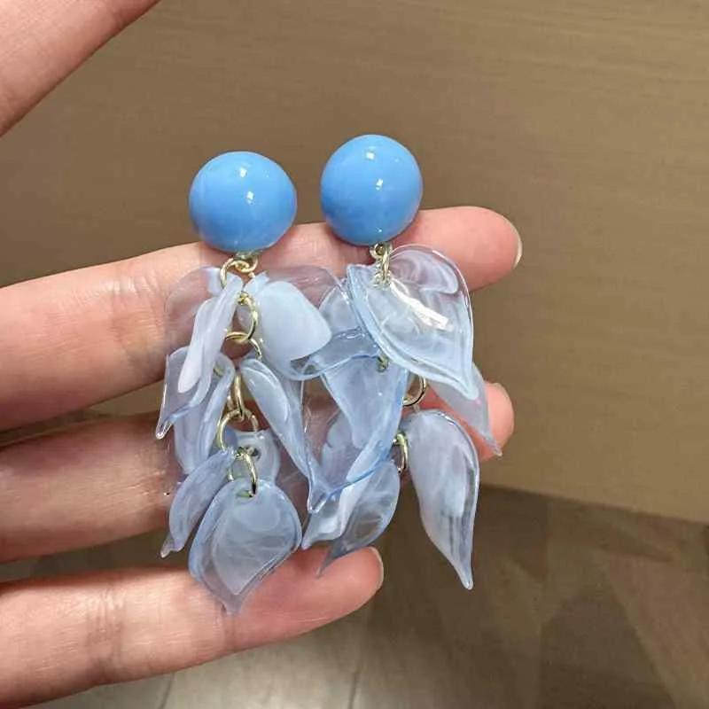 ピアス レディース 高級感 グラデーション ブルー 花びら フラワー タッセル かわいい 森ガール ナチュラル きれいめ 上品 揺れる デザイン お出かけ パーティー アクセサリー