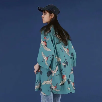 シャツ レディース 半袖 鶴柄 総柄 プリント ゆったり トップス 襟付き 薄手 涼しい 体型カバー カジュアル レトロ クラシック エレガント フェミニン 着痩せ 可愛い おしゃれ ホワイト 春
