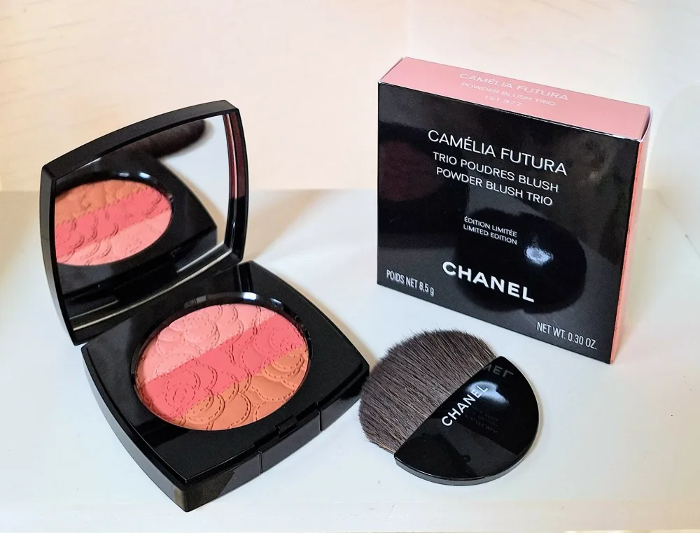 CHANEL シャネル レ カメリア フトゥーラ