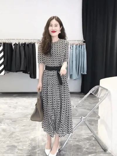 ワンピース レディース ロング丈 長袖 チェック柄 フレンチスタイル 大人かわいい 高級感 ウエストマーク スリム見え リボン付き カジュアル お出かけ エレガント きれいめ フェミニン 普段使い オールシーズン