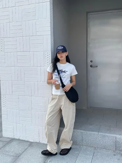 Tシャツ レディース 韓国風 夏 クルーネック 半袖 タイト スリムフィット イチゴ柄 トップス 普段使い