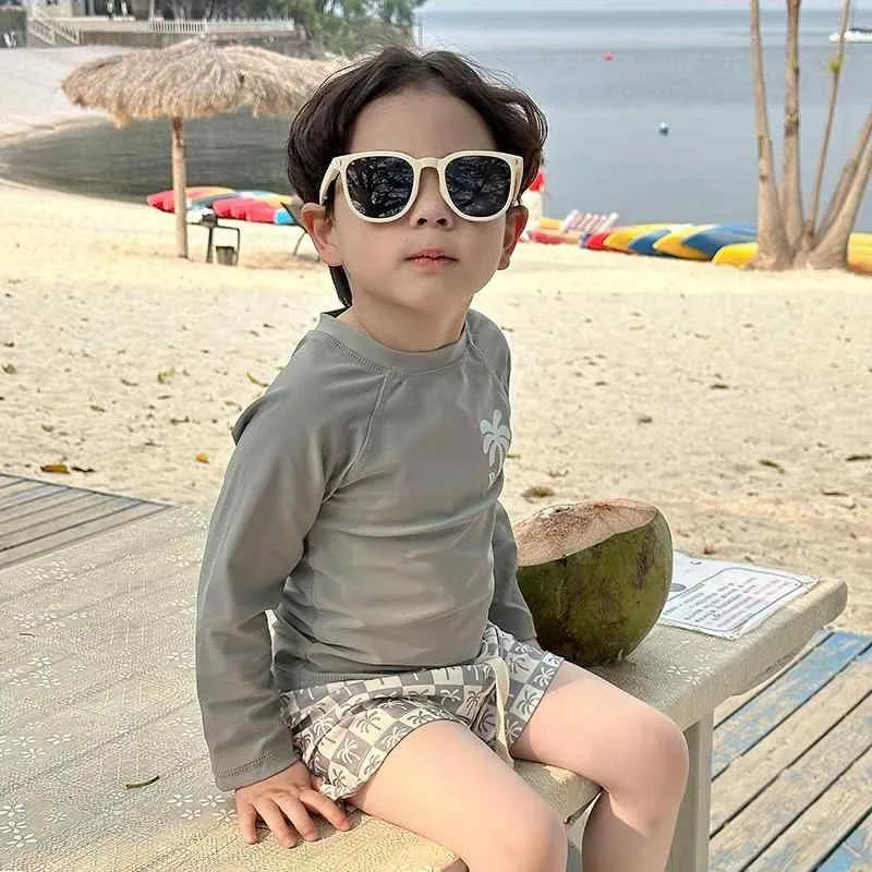 キッズ水着 男の子 セパレート 長袖 ラッシュガード スイムキャップ付き 2点セット セットアップ 水泳パンツ スイムウェア 紫外線対策 UVカット 接触冷感 高弾性 ストレッチ 速乾 子供 ジュニア ベビー スイミング 温泉 海 ビーチ 夏
