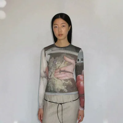 Tシャツ レディース 長袖 カットソー トップス クルーネック 丸首 スリム フィット 着痩せ 細見え プルオーバー 百搭 インナー 伸縮性 ストレッチ 薄手 普段使い カジュアル フェミニン インフルエンサー プリント 秋冬