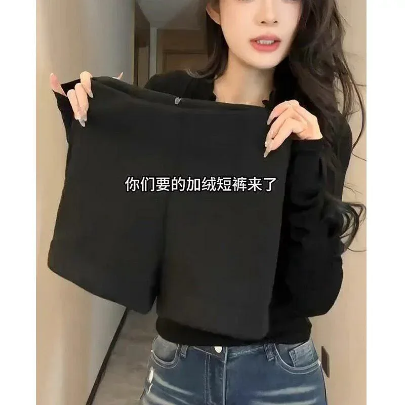 レディース ホットパンツ 秋冬 暖か 黒 ハイウエスト Aライン スリム 小柄向け スーツインナー 外穿 伸縮性 軽量