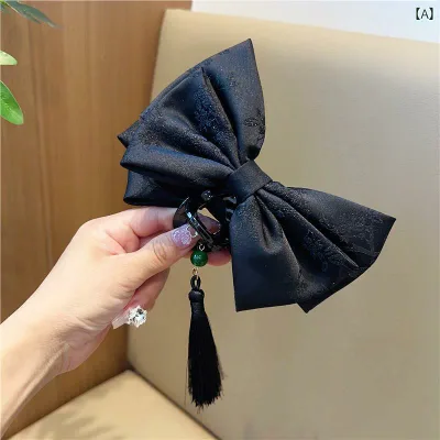 アクセサリー ピン ヘア チャイナ風 刺繍入りの 蝶 結びの タッセル クリップ 2025年の 頭飾りの 後ろ 頭の レトロ 髪の サメの