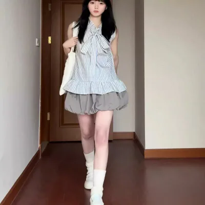 ブラウス レディース ノースリーブ ストライプ スタンドカラー トップス 韓国風 きれいめ かわいい リボン ボウタイ シャツ 重ね着 襟付き おしゃれ 着痩せ 体型カバー 二の腕カバー 通勤 カジュアル オフィス 普段使い 薄手 軽量 通気性 柔らかい