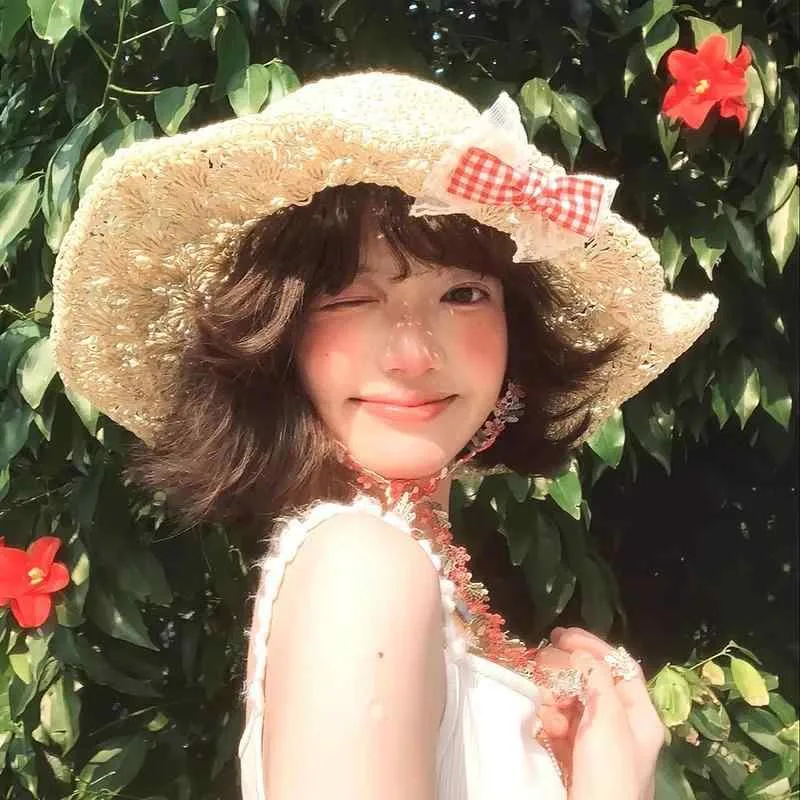 麦わら帽子 レディース 田園風 リボン かわいい つば広 UVカット 紫外線対策 日よけ 折りたたみ コンパクト 通気性 透かし編み ビーチ リゾート 旅行 春夏 ペーパーハット