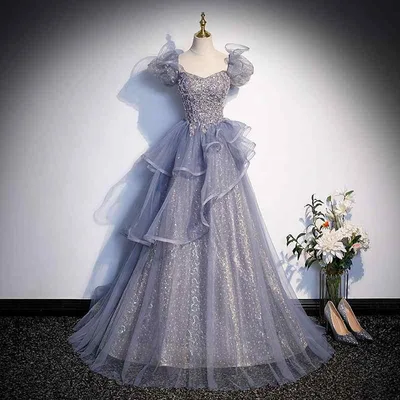 ドレス レディース グレー フレンチスタイル ロング丈 ティアード プリンセスライン フォーマル イブニングドレス 演奏会 発表会 司会者 ステージ衣装 オフショルダー パフスリーブ