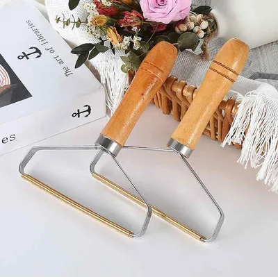 毛玉取り器 家庭用 木製ハンドル 手動 毛玉取り ブラシ 衣類を傷つけない 洋服ブラシ コート セーター ウール チェリーウッド 軽量 持ち運び 便利
