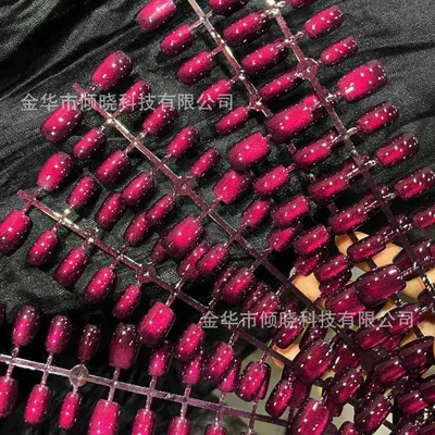 アートネイル 付け爪 ピンク ガラスビーズ 猫眼石 ショート プレメイド フェイクネイル 貝殻 モチーフ 女性用 日常使い 軽量 簡単装着 ファッション アクセサリー かわいい 装飾 指先 コーディネート