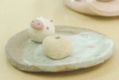 福ぶた香皿/手づくり贈り物ギフト プレゼント プチギフト お線香立て 販売 御香 お香 香炉 アロマ 癒しグッズ 内祝い 快気祝い 引越し祝い 新築祝い