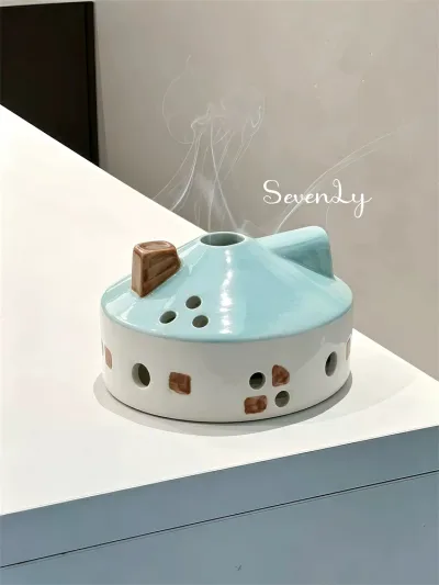 SevenLy 陶器製お家型蚊取り皿 赤色四角小屋 分離式灰受け付き 蚊取り線香ホルダー インテリア雑貨 室内屋外兼用 おしゃれ蚊遣り器 リビング 玄関 ベランダ 贈り物