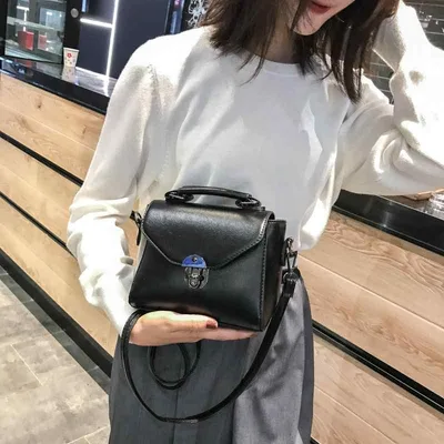 バッグ レディース ハンドバッグ ショルダーバッグ 小さめ PU レザー 横型 ミニ 斜めがけ 無地 シンプル レトロ かわいい おしゃれ トレンド 普段使い デイリー ブラック ブラウン イエロー