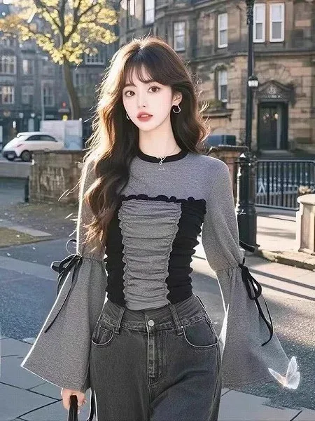 トップス カットソー ロンT Tシャツ フレア袖 スリム 細身 タイト レディース