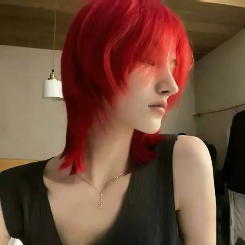 ウィッグ 男性用 メンズ 短髪 ストレート ウルフカット 狼尾 少年 マレットヘア ショートヘア ヘアピース カツラ コスプレ 仮装 変装 ナチュラル 自然 高品質 耐熱ファイバー 通気性 快適な装着感 軽量 イメチェン 普段使い トレンド スタイリッ