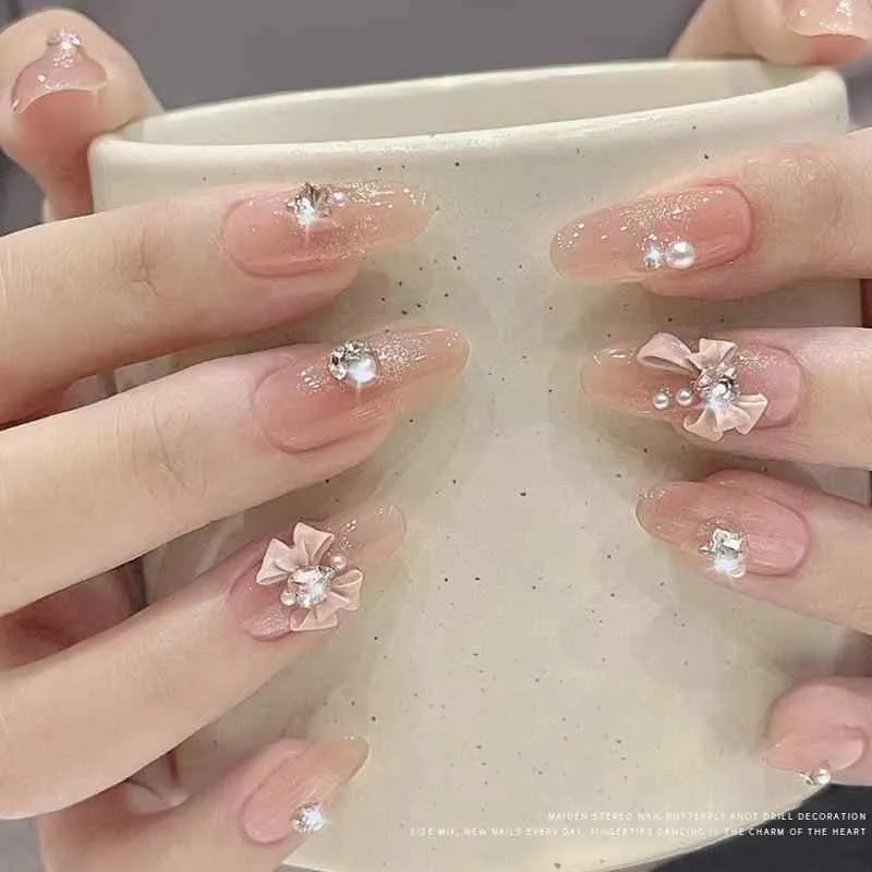 ネイルパーツ かわいい 蝶々結び リボン 二層デザイン 樹脂製 平底 ストーン ハート型 キラキラ 3D デコレーション ネイルアート セルフネイル 貼るだけ 立体感 輝き 手芸 ハンドメイド アクセサリー 制作 パーツ 雑貨 装飾 小物 アイテム ネイ
