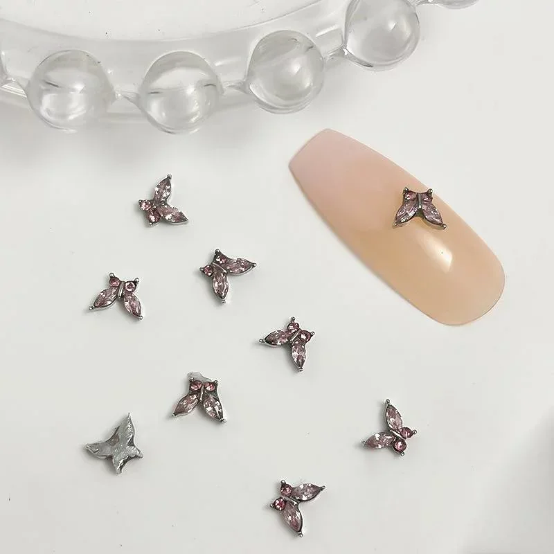 ネイルパーツ レディース アクセサリー ジルコニア 蝶々結び メタル シルバー レトロ 合金 デコレーション 宝石風 ネイルアート ハンドメイド 貼り付け用 華やか 高級感 ネイルサロン セルフネイル ネイルチップ用 装飾品 キラキラ 指先 おしゃれ か