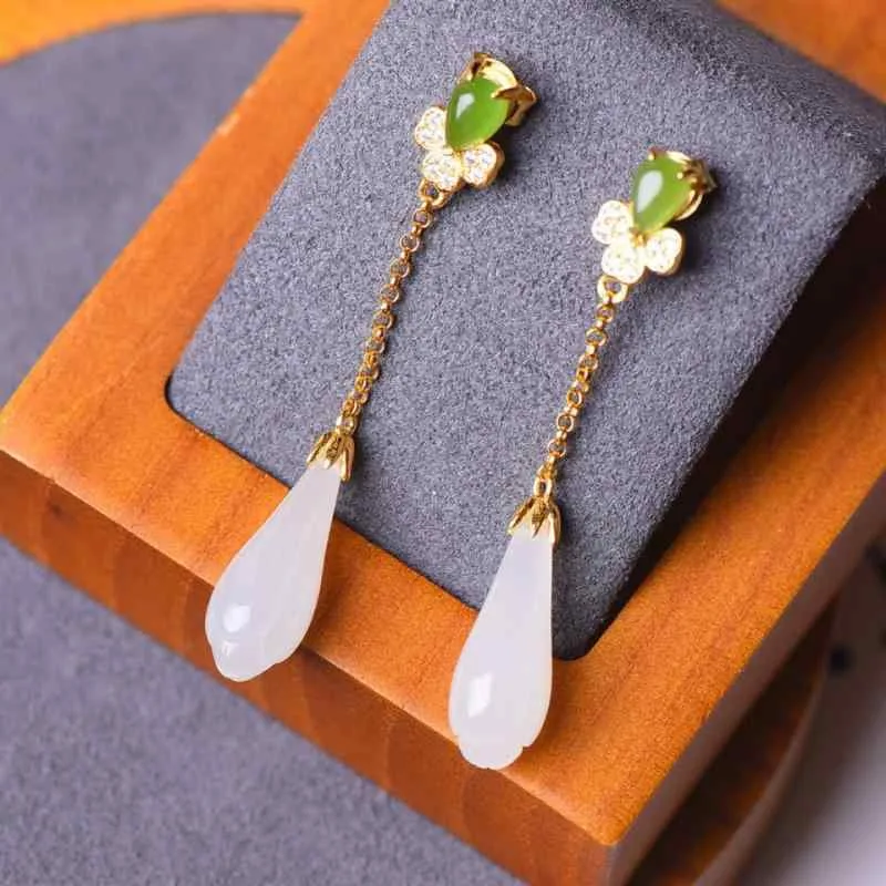 耳飾り レディース 蘭の花 翡翠 天然石 ロング ドロップピアス タッセル 古典的 レトロ 金細工 エレガント シンプル 上品 普段使い お出かけ ギフト 和風 アクセサリー