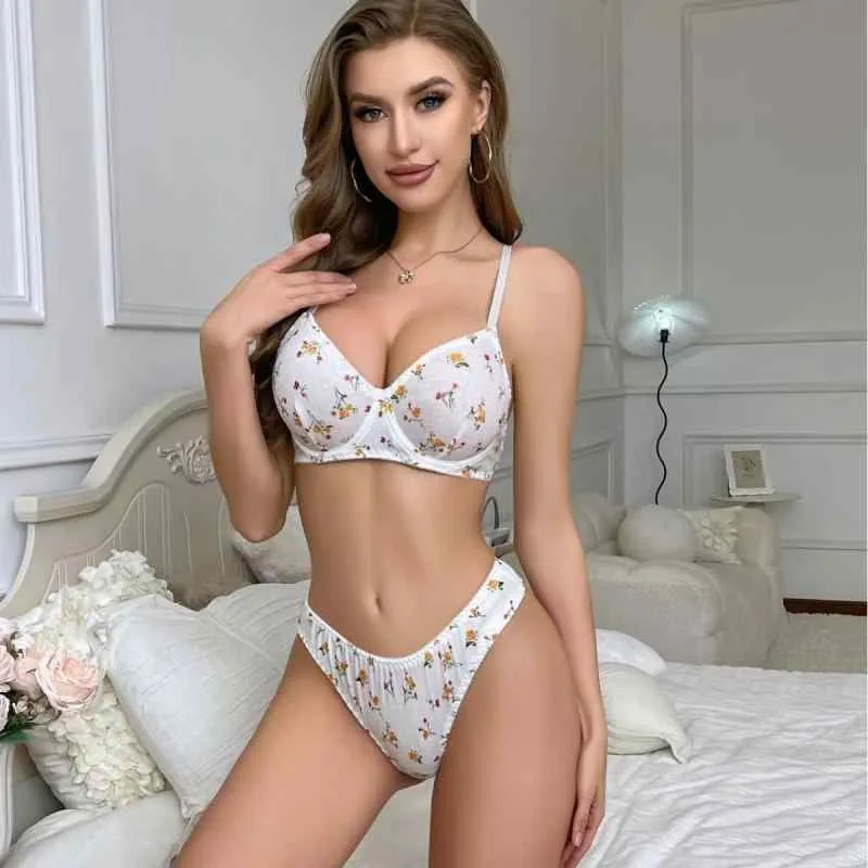 ランジェリー レディース セクシー ベビードール 3点セット ショーツ Tバック 快適 伸縮性 ニット 花柄 フリル かわいい スウィート