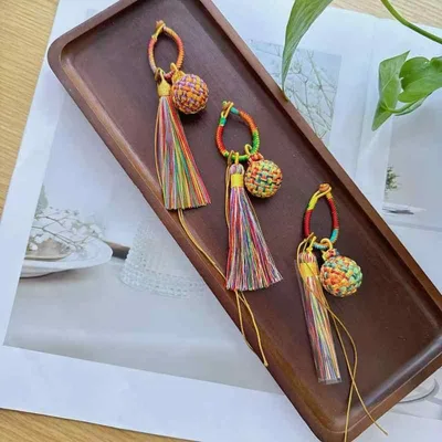 ストラップ 手編み 毬 手毬 刺繍ボール バッグチャーム キーホルダー スマホストラップ 車用吊下げ飾り DIY ハンドメイド アクセサリー パーツ ラッキーアイテム お守り 和風 雑貨