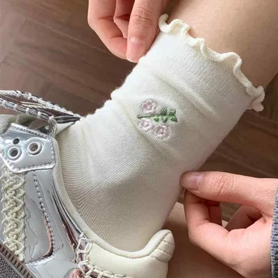 靴下 レディース フリル 花柄 刺繍 レース クルー丈ソックス 薄手 吸汗 滑り止め ルーズソックス コットン かわいい おしゃれ 春夏