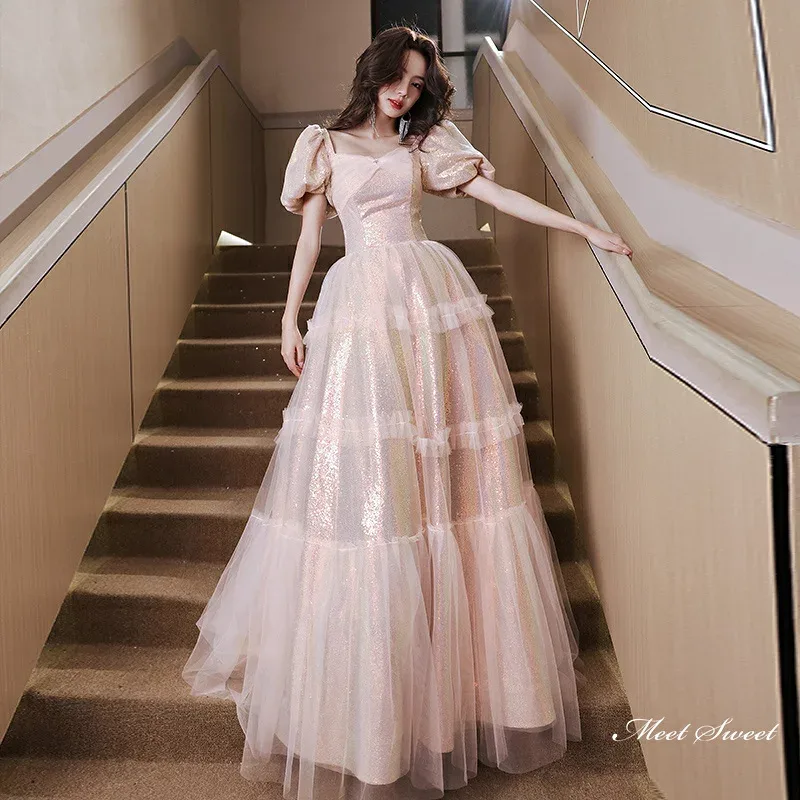 カラードレス ロングドレス パーティードレス ピンク パフスリーブ 半袖 ウェディングドレス ウエディングドレス 結婚式 二次会 花嫁 前撮り 演奏会 発表会 カクテルドレス 披露宴 ブライダル フォーマルドレス 成人式 卒業式 コンサート 舞台 演出 イブニングドレス