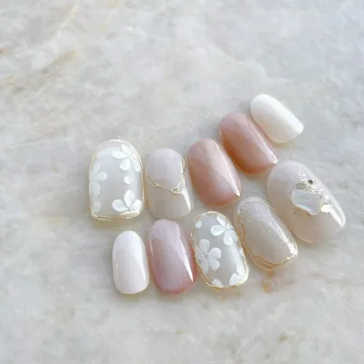 ネイルチップ つけ爪 ブライダルネイル ショート 成人式ネイル シンプルネイル nail 花ネイル 小さい爪 大きい爪 ベリーショート ちび爪 大人ネイル 付け爪 オーダーネイル 入学卒業ネイル 【o2297】ホワイトマットフラワーマグネットミラーラインシェル
