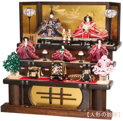 送料無料 平安豊久作 雛人形 衣装着五人揃い 木製三段飾り 【光彩】 〈お雛様 お雛さま おひな様 おひなさま お雛飾り おひな飾り お内裏様 お姫様 雛祭り ひなまつり 三月三日 桃の節句 衣裳着 三人官女 3人官女 3段飾り〉