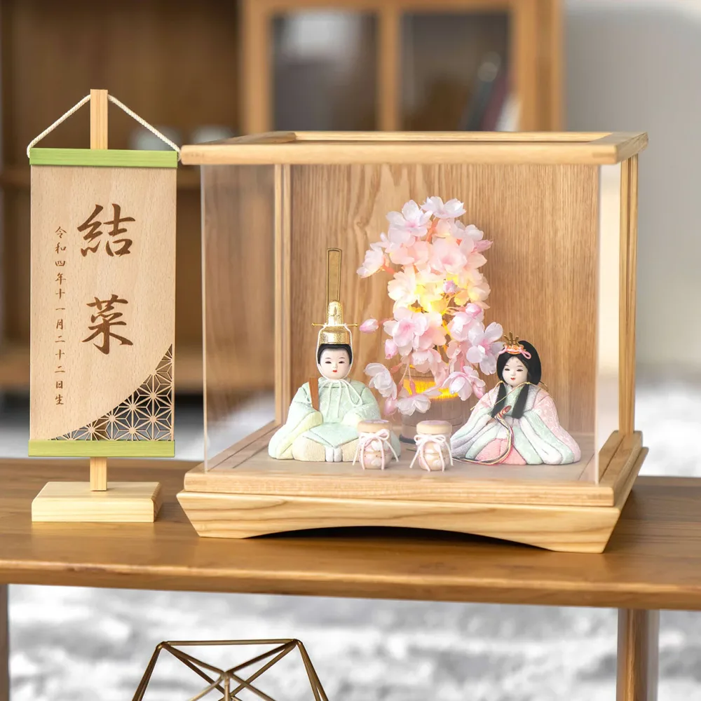 お雛様 雛人形 かわいい コンパクト おしゃれ 雛祭り 初節句 てづくり 木製 国産 天然木 モダン ひな人形 女の子 ケース飾り ことの木目込ひな このは ケース 灯桜付 3KK-0100