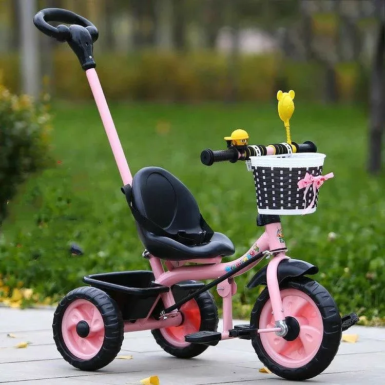 三輪車 手押し棒付き かじとり 1歳から6歳まで使える 脱着可能コントロールバー ノーパンクタイヤ 空気入れ不要 炭素鋼フレーム 耐荷重 安定設計 2WAY バランスバイク 二輪転換 乗用玩具 安全ベルト付きシート 前後収納カゴ 軽量設計 持ち運びやすい 幼児 キッズ 子供用 ペダ
