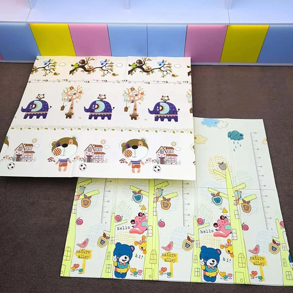 ベビーマット 極 赤ちゃん プレイマット 子供ゲームパッド 転倒防止 滑らない 両面使用 防音 教育促進 軽量化設計 ベビージム 和室 洋室 家庭用 リバーシブルプレイマット 折り畳み式 200cm*