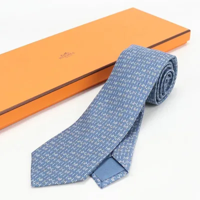 【中古・未使用】HERMES エルメス ネクタイ シルクタイ メンズ ブルー